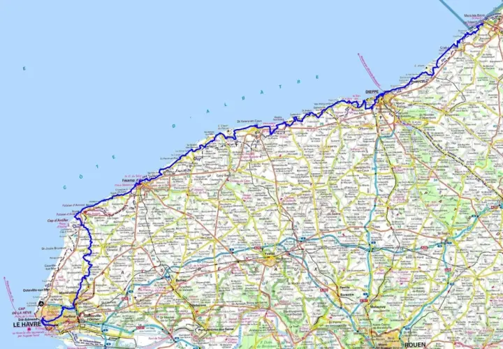 Carte routière de la côte normande, montrant les GR21 étapes, de Dieppe au Havre, avec des villes comme Fécamp et des falaises.