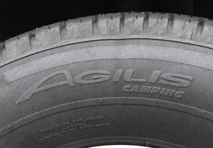 Pneu "Agilis Camping" pour camping-car, conforme à la réglementation.