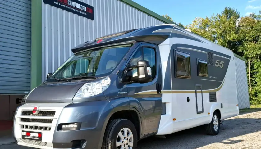 Camping-car Burstner Fifty Five 55, prêt pour l'aventure.