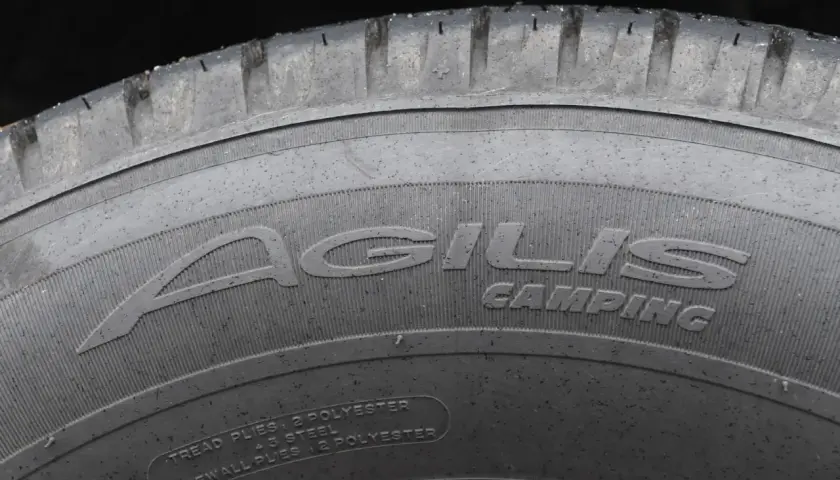 Pneu "Agilis Camping" pour camping-car, conforme à la réglementation.
