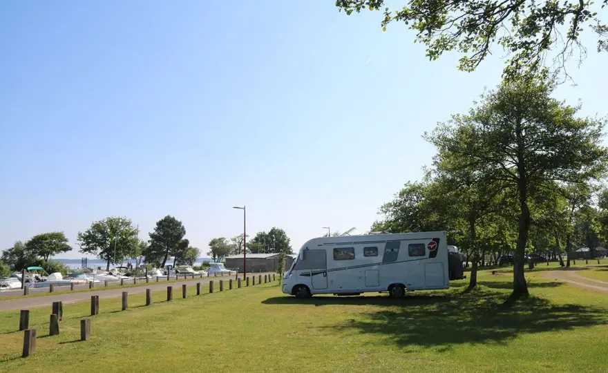 Park4Night ou CaraMaps - Le guide pour votre camping-car
