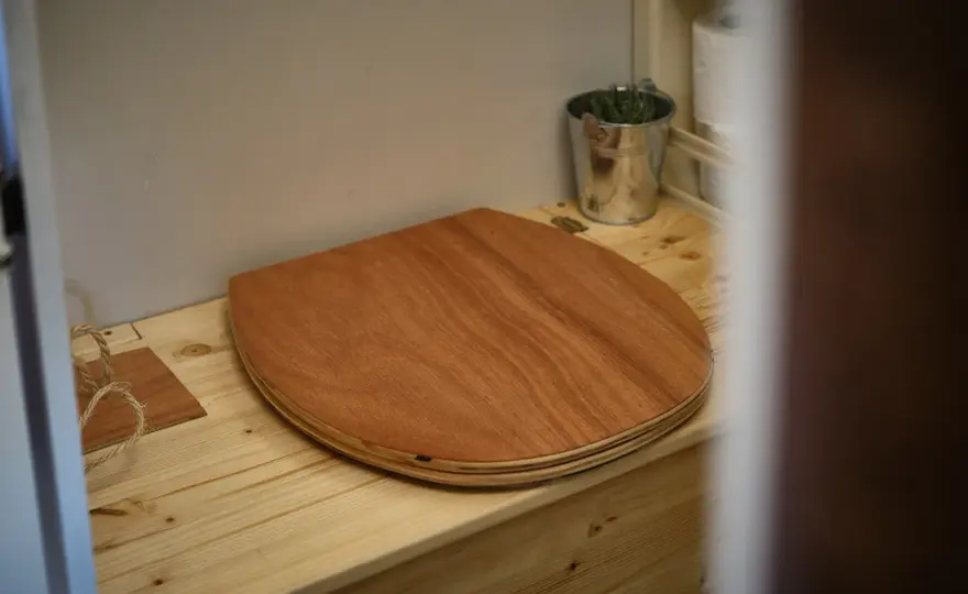Toilette sèche en camping-car - bien choisir sans se tromper