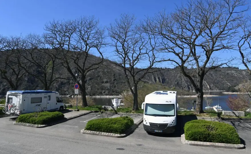 Aire camping-car gratuite Auvergne - Le guide malin