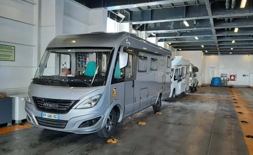 Ferry pour la Corse en camping-car - ce qu'il faut vraiment prévoir