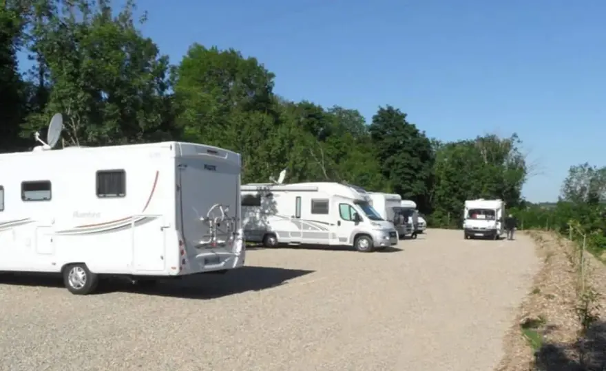 Camping-car à Arras - Où se poser sans stress ?