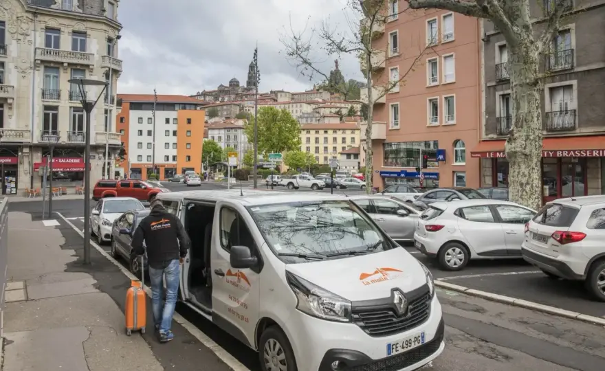 Bus sur le chemin de Compostelle - navettes, train ou taxi ?