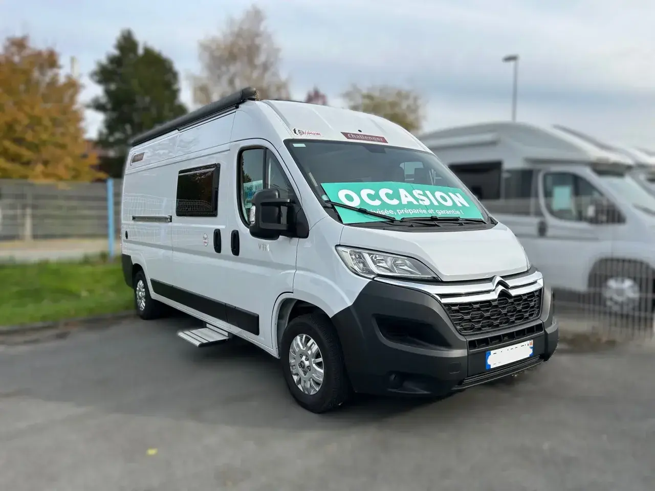Camping-car Challenger sur base Citroën Jumper 2.2 HDI 140cv. Occasion révisée, préparée et garantie.